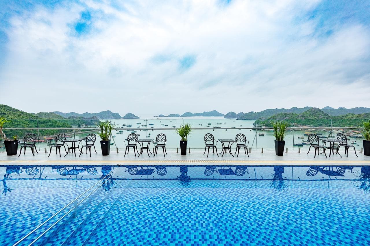 Cat Ba Paradise Hotel - Sky bar & Massage