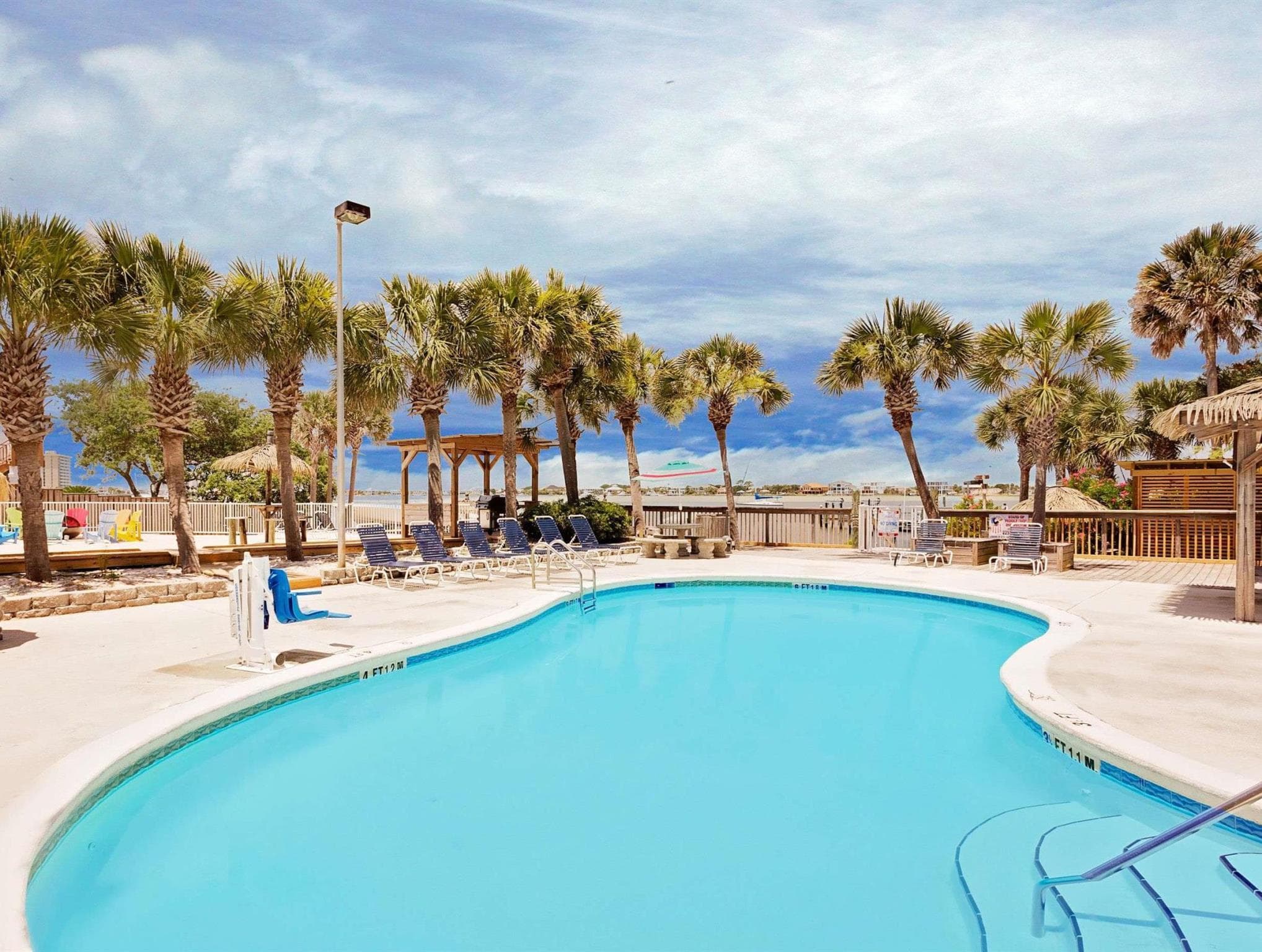 Surf & Sand Hotel