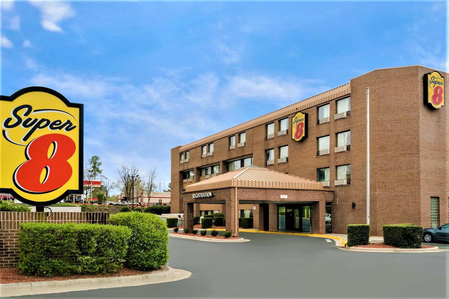 Super 8 By Wyndham Raleigh North East