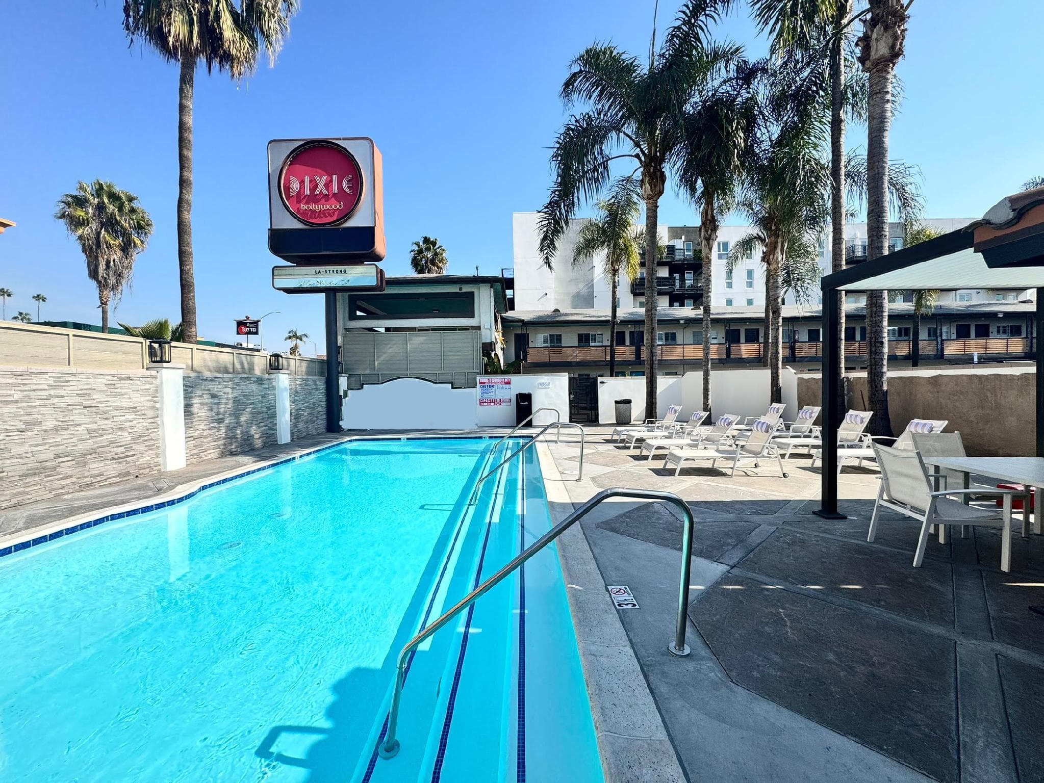 The Dixie Hollywood Hotel