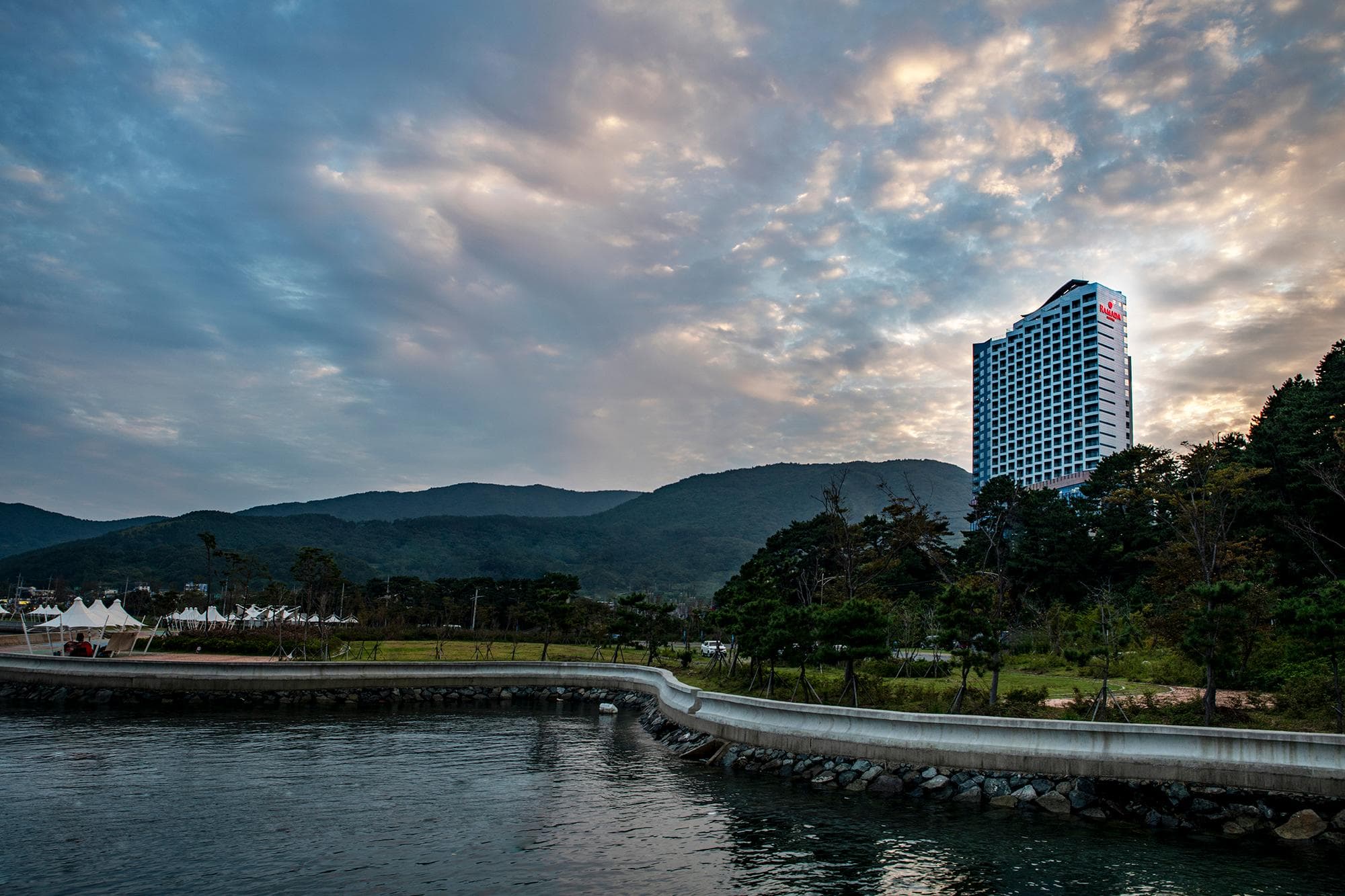 Hotel The PORA Suitz