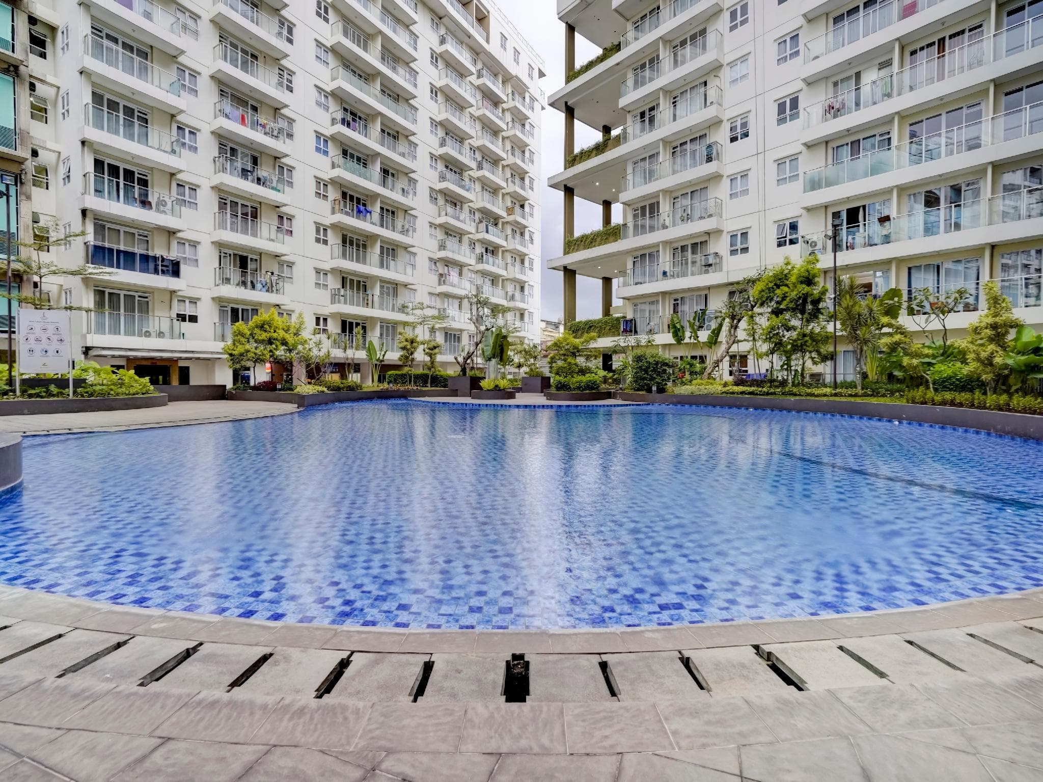 Collection O 90205 Queen Rent Apartment Gateway Pasteur