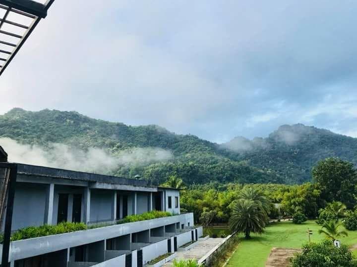 Avartarn Miracles Hotel