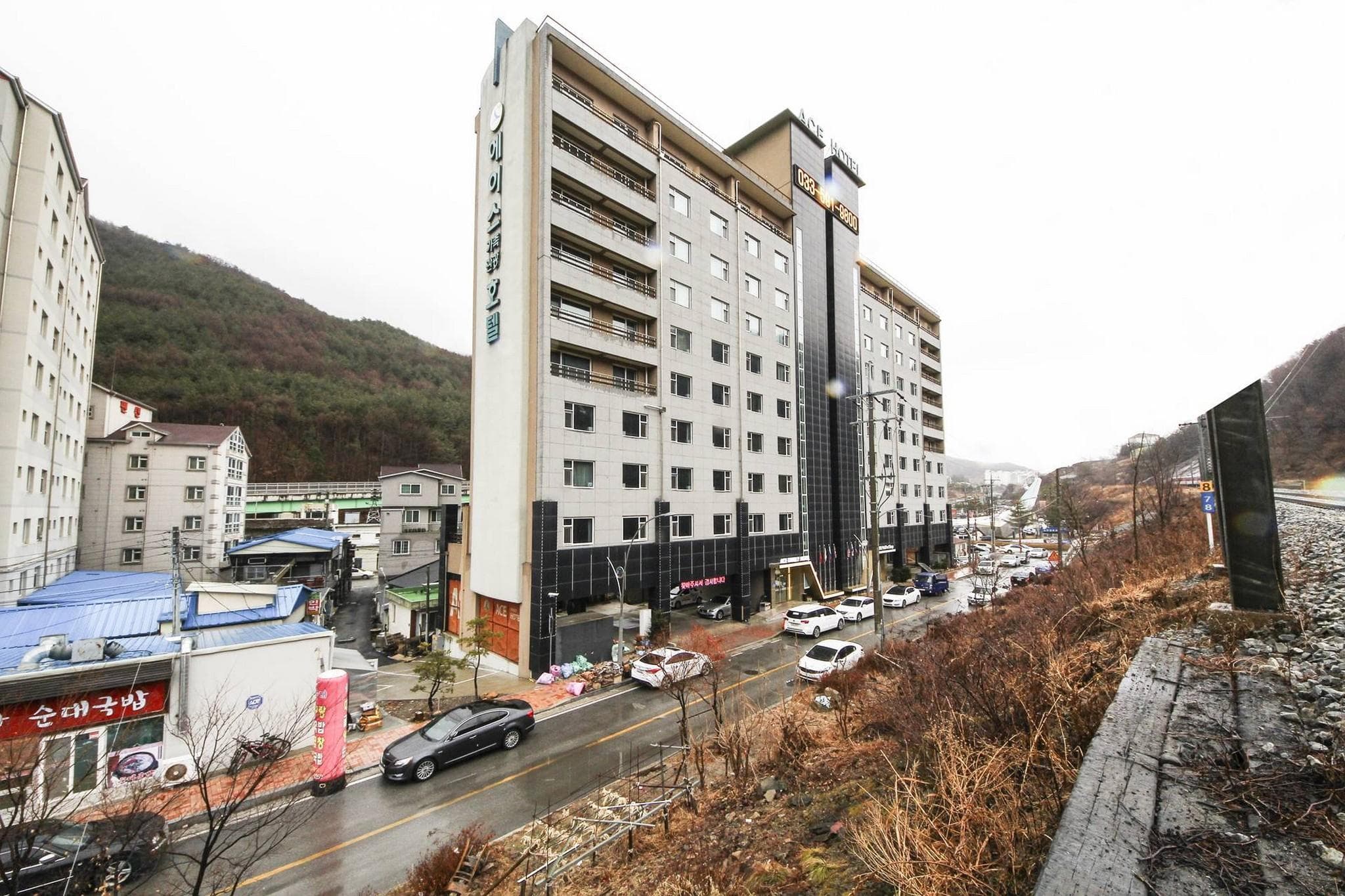 Jeongseon Ace Family Hotel